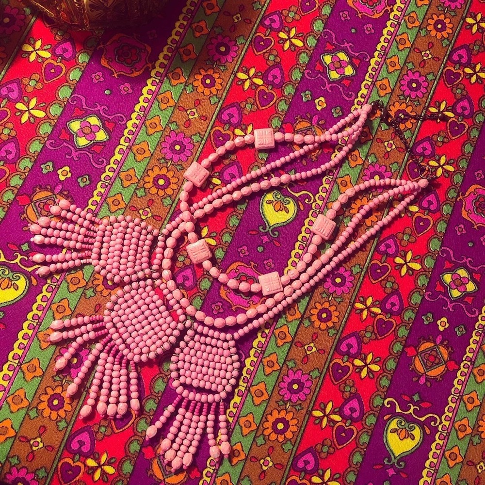 Vintage pink Hawaiian beaded necklace